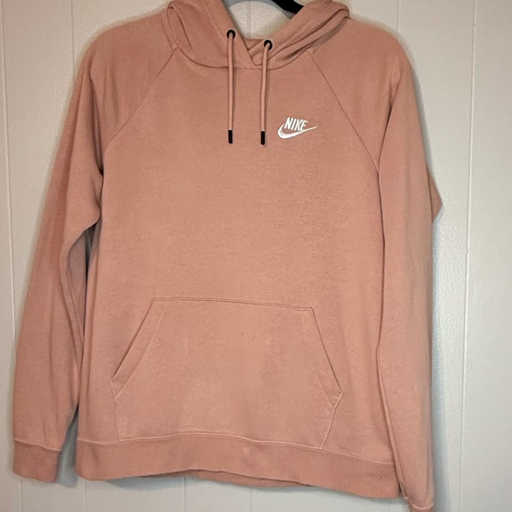 Nike Sportswear Essential Fleece hoodie size women’s M color Peach.  EUC